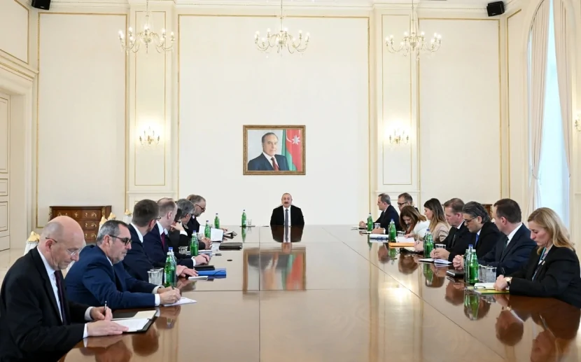 İlham Əliyev NATO nümayəndə heyətini qəbul edib