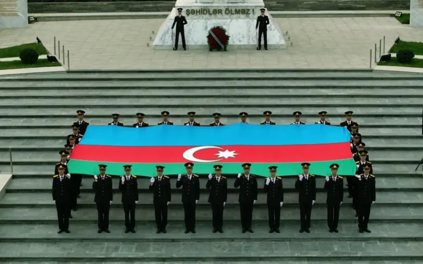 Kursantların “Zəfər təntənəsi”
