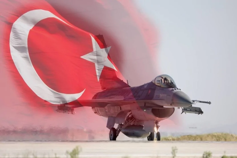 Türkiyə F-16-ları BAKI SƏMASINDA
