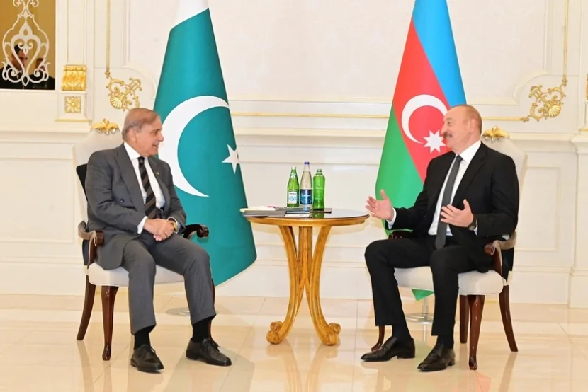 Şahbaz Şərif Azərbaycan rəhbərliyini və xalqını təbrik etdi