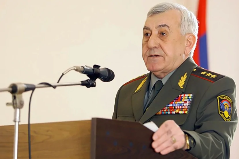 Ermənistanın keçmiş müdafiə naziri axtarışa verildi