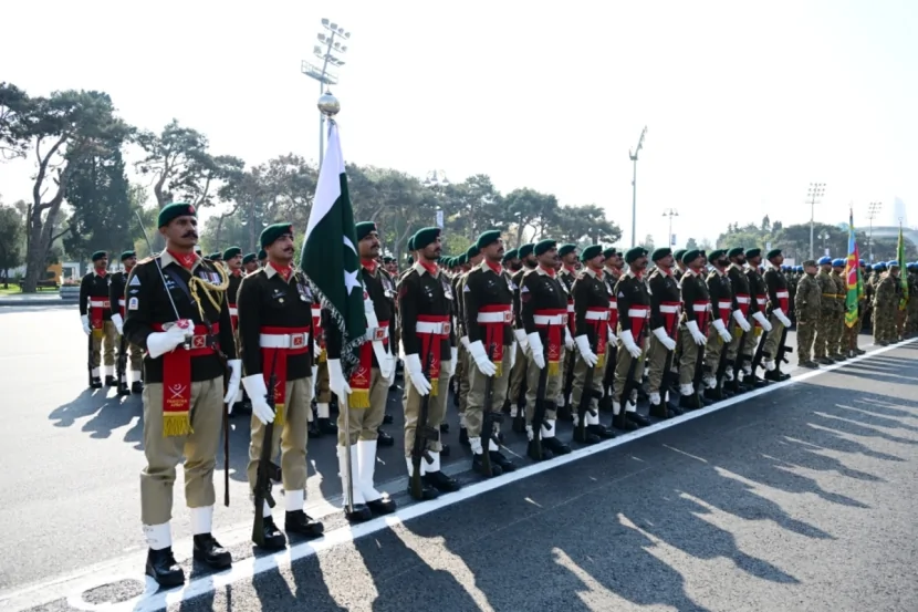 Pakistan hərbçiləri Bakıda paradda keçid ediblər
