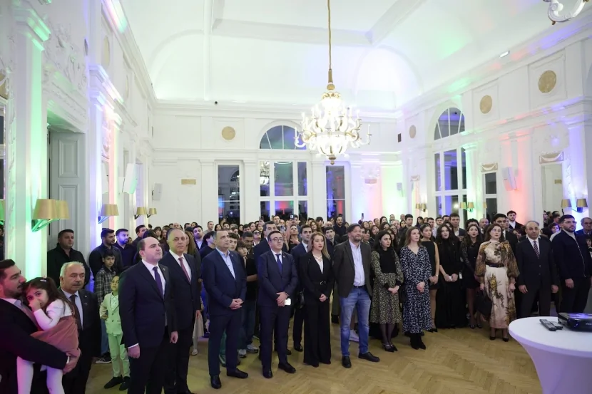 Zəfər Günü Strasburqda belə QEYD OLUNDU - FOTOLAR