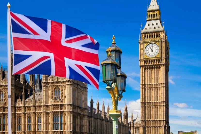 Böyük Britaniyada süni intellekt səbəbindən iş yerlərinin ixtisarı gözlənilir