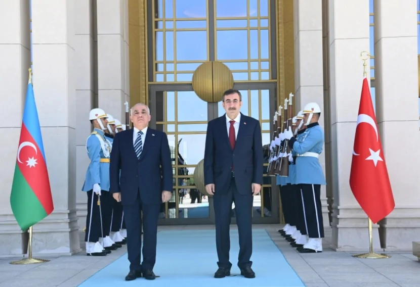 Əli Əsədovla Cevdet Yılmaz arasında telefon danışığı olub