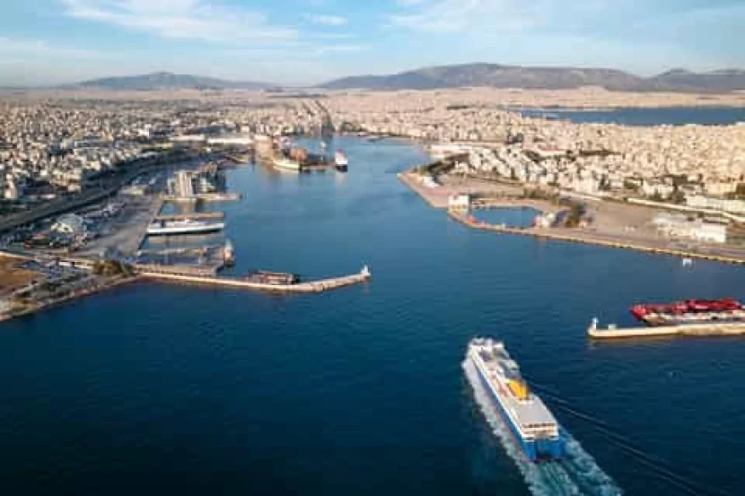 Yunanıstanda yanğın zamanı üç yaxta batıb