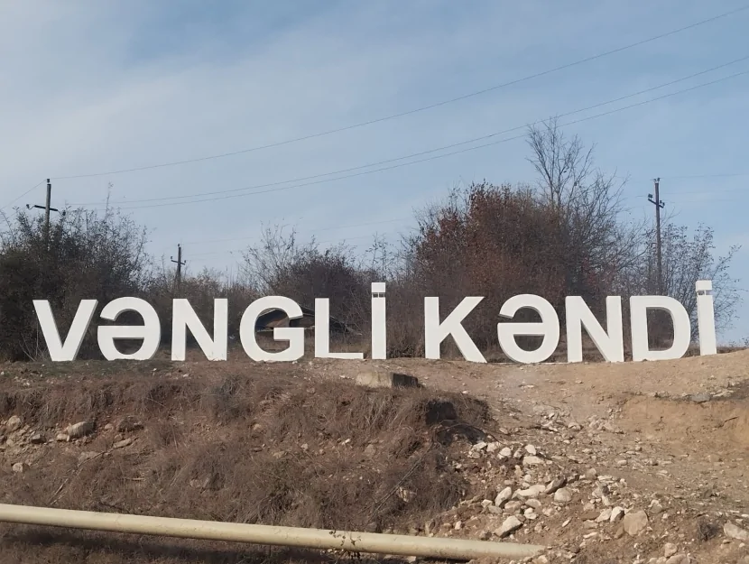 Vəngli kəndinə köçən ailələrə mənzillərin açarları təqdim olunub