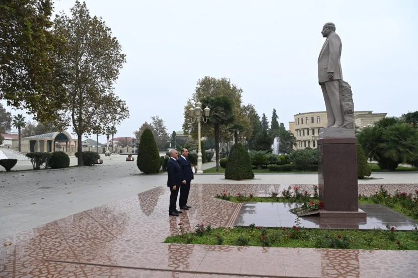 “Azərişıq” ASC-nin sədri Bərdədə vətəndaşları qəbul edib 
