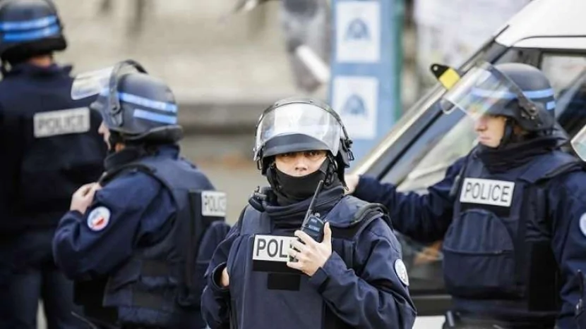 Parisin ən böyük qatar stansiyasında ATIŞMA 