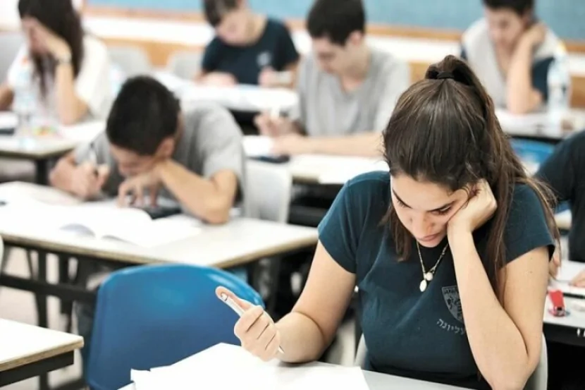 Abituriyentlərin NƏZƏRİNƏ: Bəzi ixtisaslarda keçid balı arta bilər
