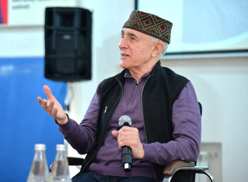 Xalq artistindən SƏRT ÇIXIŞ