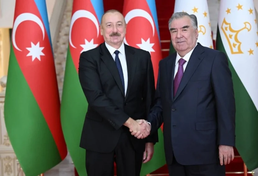 Emoməli Rəhmon İlham Əliyevi təbrik etdi