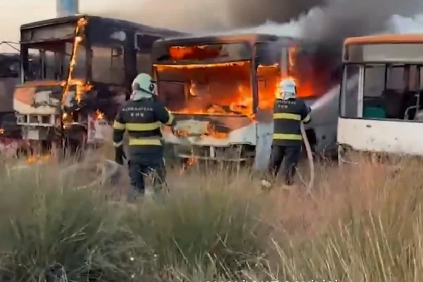 Məmmədli kəndində YANĞIN: 4 avtobus YANDI - VİDEO