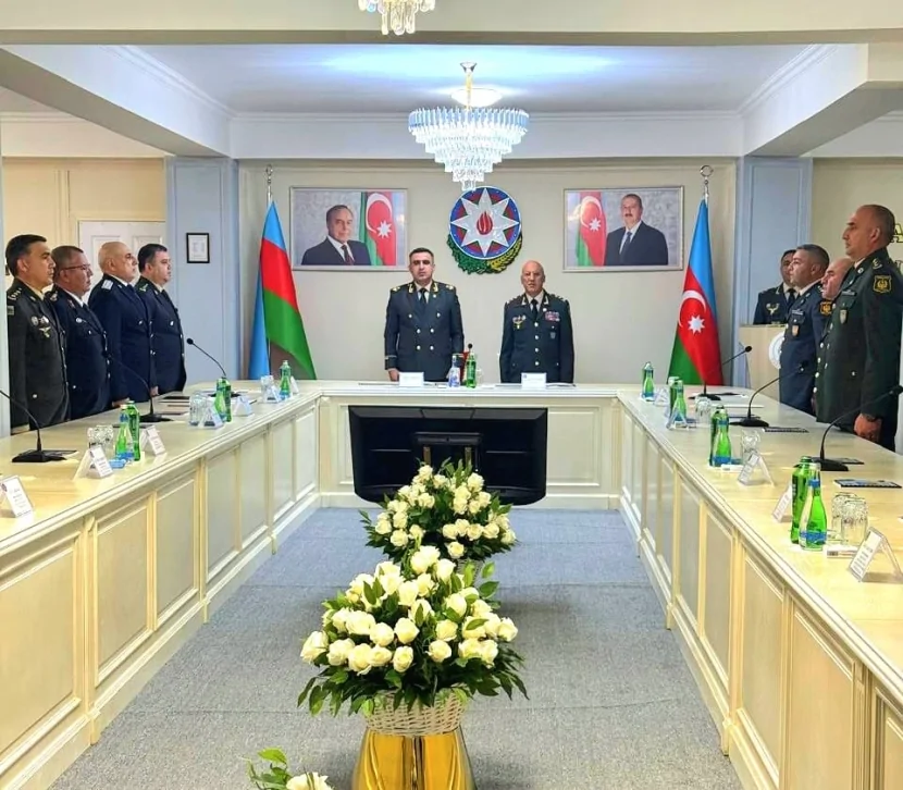 Hərbi Prokurorluq dəyirmi masa keçirib