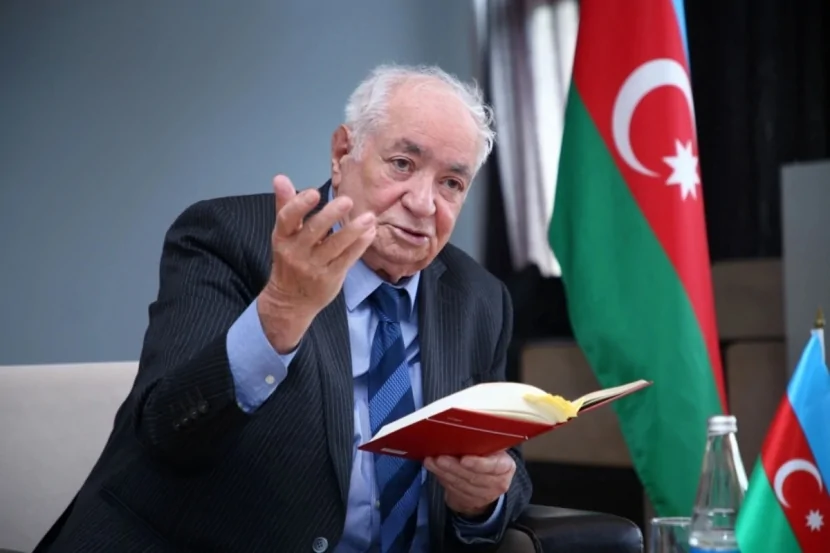 Vahid Əzizi təltif edildi- SƏRƏNCAM
