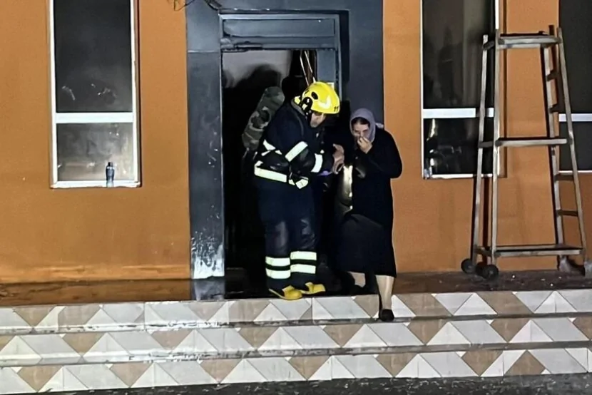 Yanan binanın sakinləri: \"Restoran sahibi şaxtanı ələ keçirmişdi\"