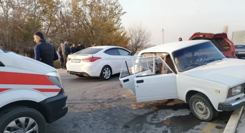 Babəkdə dəhşətli QƏZA: Ana və 3 övladı xəsarət aldı