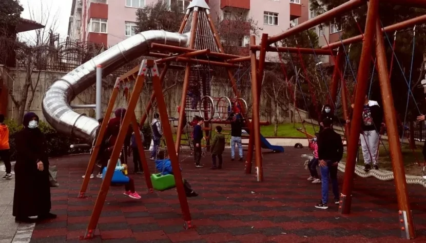 4 uşağı attraksionda ELEKTRİK CƏRƏYANI VURDU - Bu ölkədə