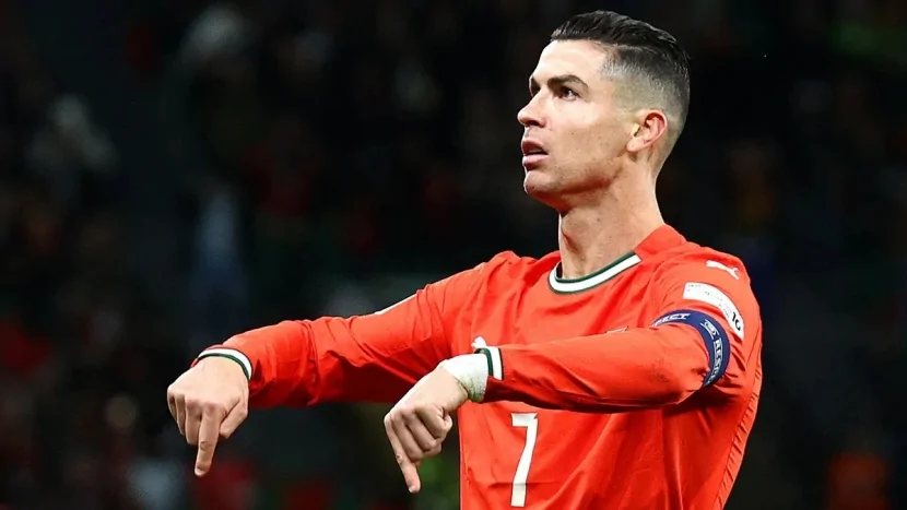 FIFA Ronaldunu cəzalandırdı 