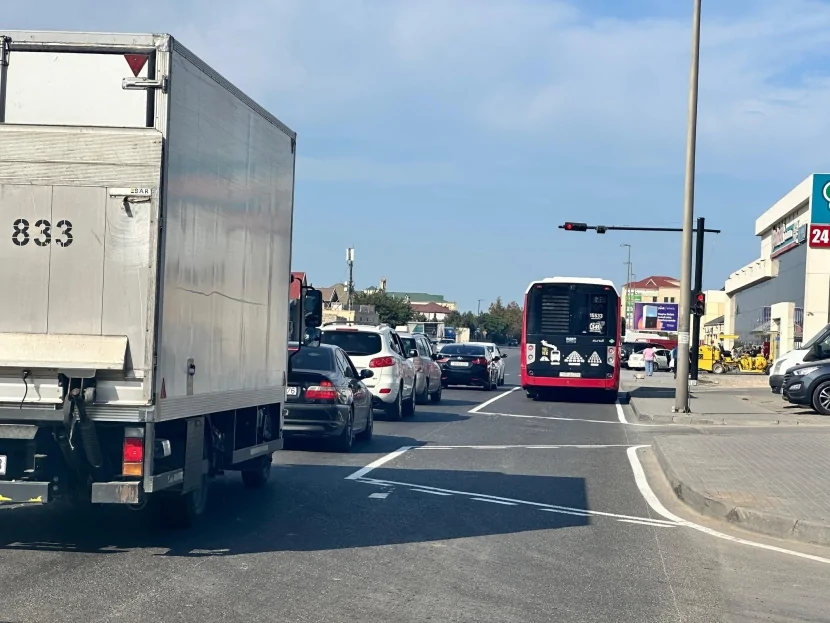 Bakıda yeni avtobus zolağı çəkildi