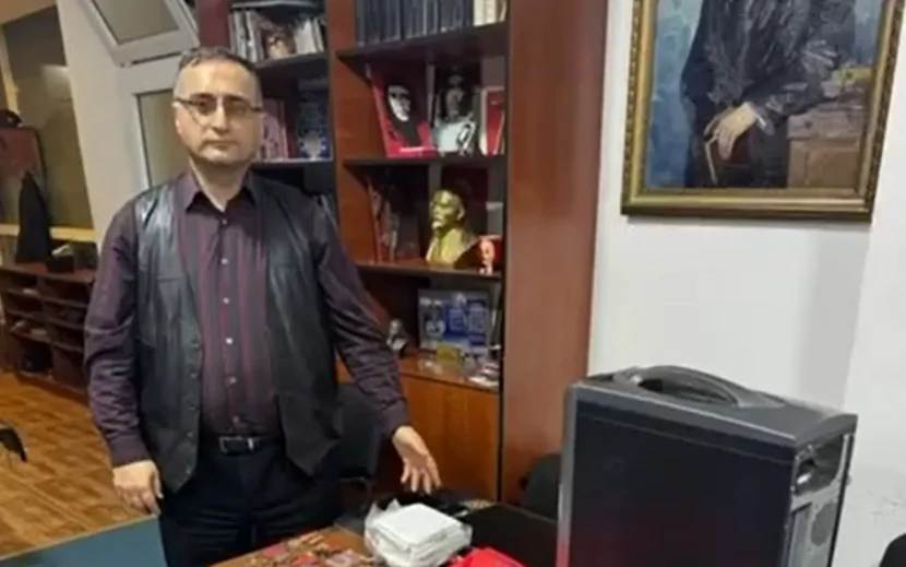 SSRİ bayrağı qaldıranlardan biri məşhur həkimdir