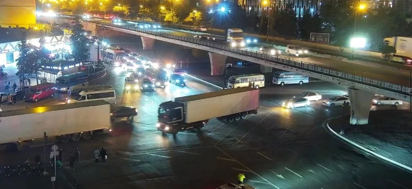 Sürücülərin NƏZƏRİNƏ: Bu yoldakı sıxlıq aradan qaldırıldı