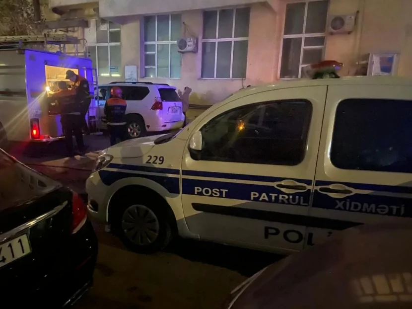 Nərimanovda çoxmərtəbəli bina yanır: Sakinlər təxliyə olunurlar