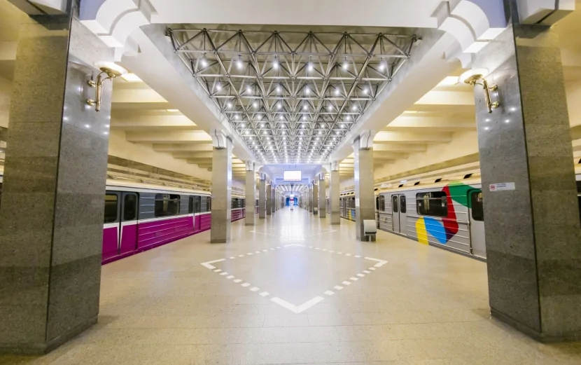 Metroda sərnişin öldü