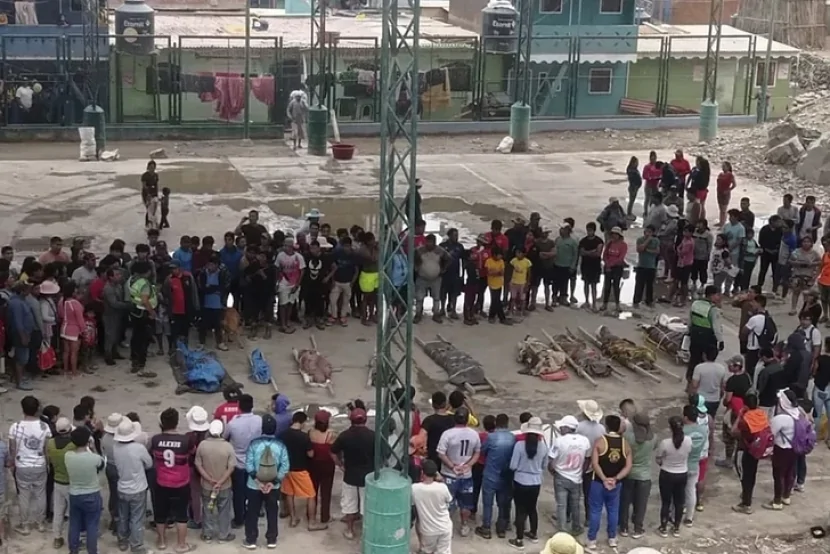 Peruda qayıq qəzası: 13 nəfər həlak olub, 28 nəfər itkindir
