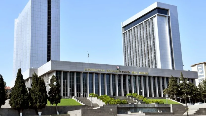 Pensiyaçılar üçün 245 manat, uşaqlar 260... - Milli Məclis qəbul etdi