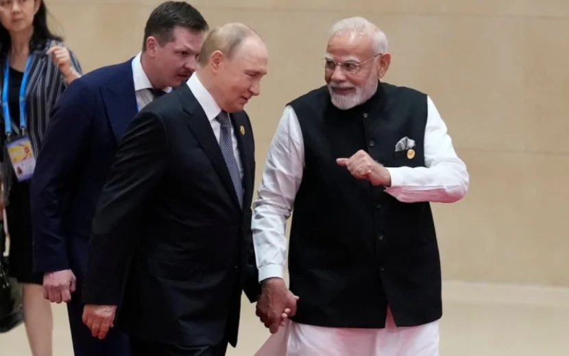 Putin Hindistana getdi