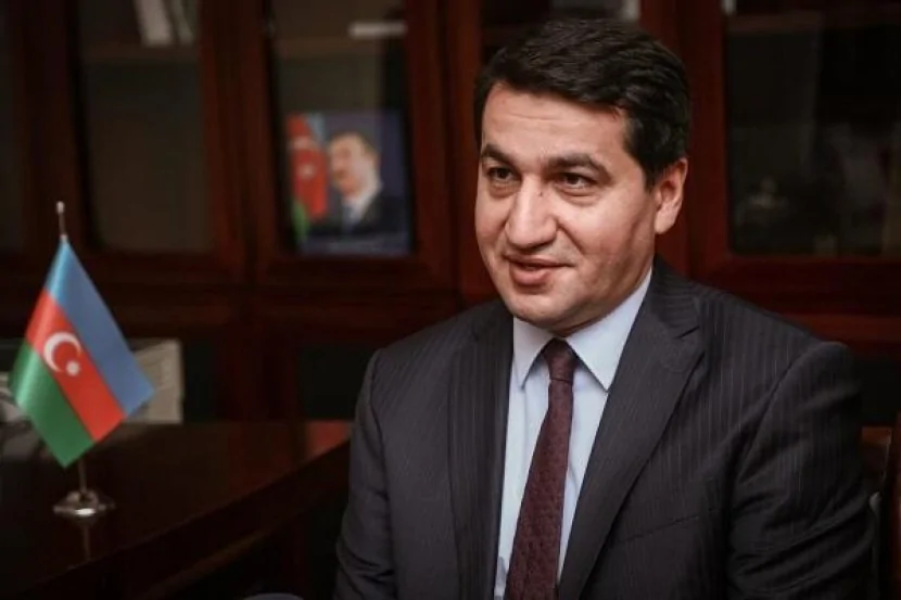Hikmət Hacıyev Qriqoryanla müzakirələrin videosunu paylaşdı