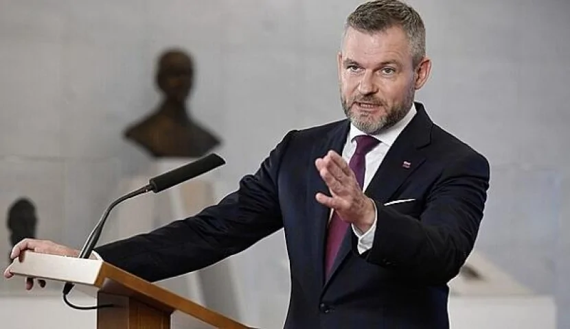 Ukrayna bu ölkə prezidentini qara siyahıya saldı