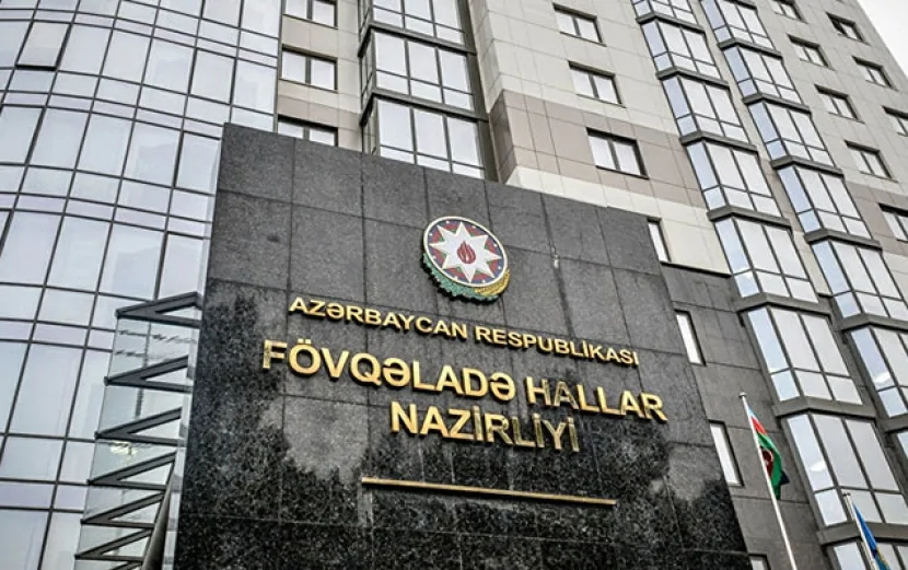 Masazırda EV yanır