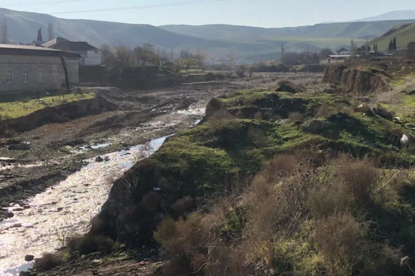 Şabranda sürüşmə  ilə bağlı XƏBƏRDARLIQ- EVLƏR uça bilər