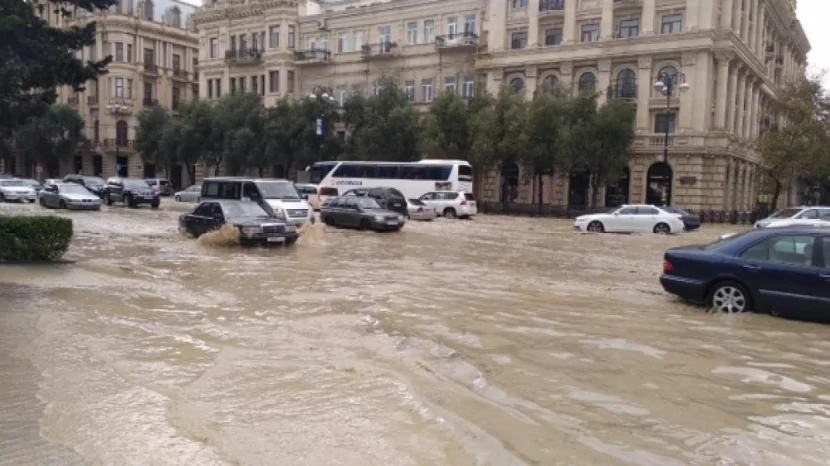 Bakının kanalizasiya sisteminin istismar müddəti bitib - Tanınmış memar