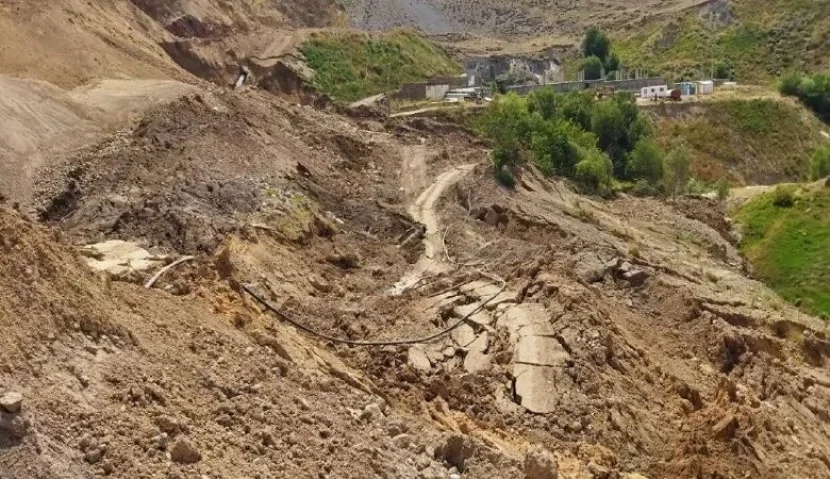 Paytaxtın mərkəzində TƏHLÜKƏ: Torpaq sürüşməsi riski...