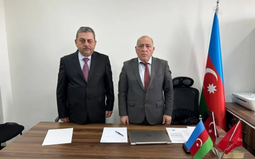 Pənah Hüseyn istefa verdi, Qiyas Sadıqov sədr oldu
