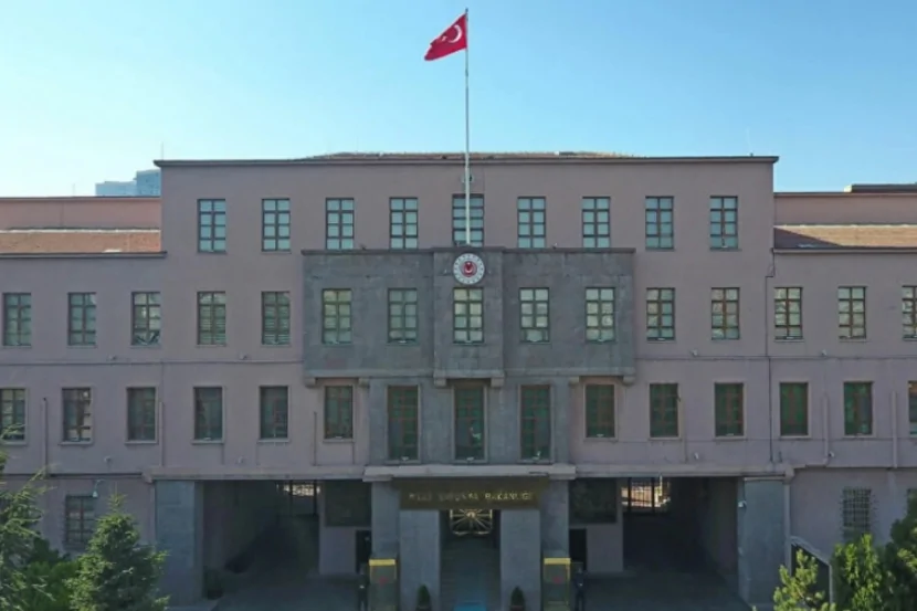 Türkiyə hava məkanını pozan PUA-nı  VURDU