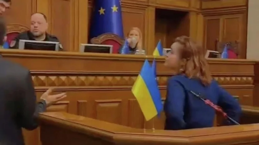Ukraynada qalmaqal: deputatın hərəkəti iclasın pozulmasına səbəb oldu
