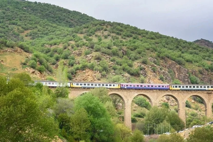 Rusiya və İran dəmir yolu xətti ÇƏKİR