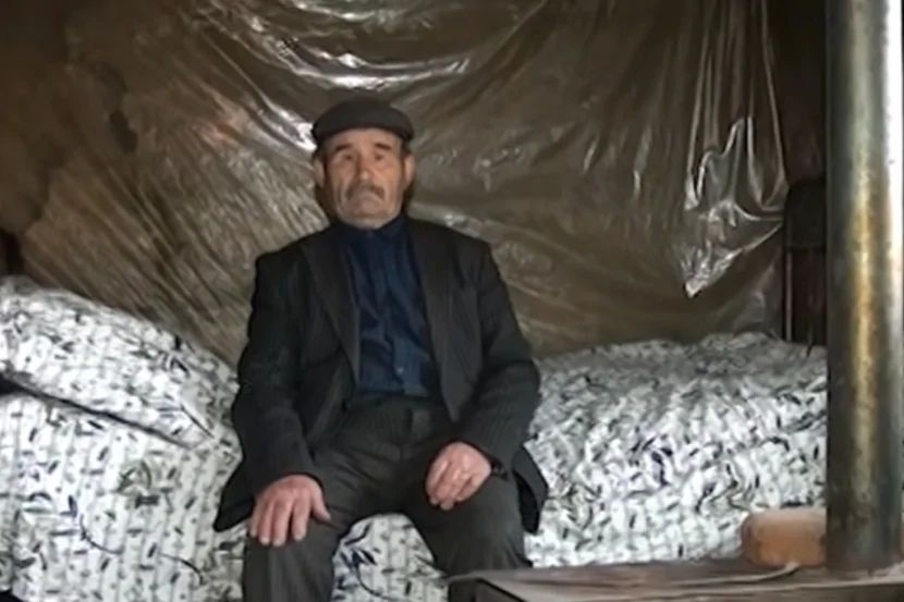 Hədiyyə bəhanəsi ilə oğurluq: Goranboyda 81 yaşlı kişini aldadıblar