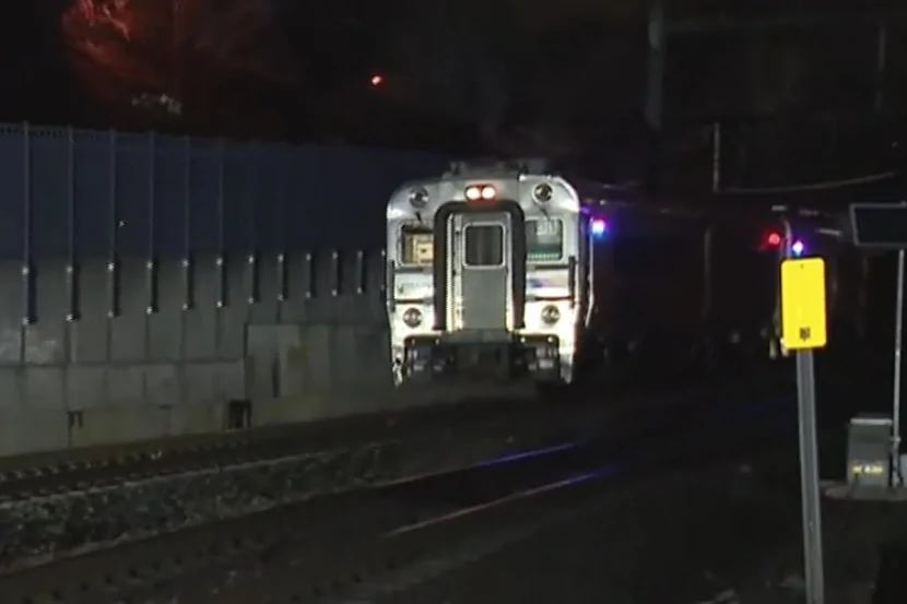 ABŞ-də iki sərnişin qatarı toqquşdu: Yaralılar var