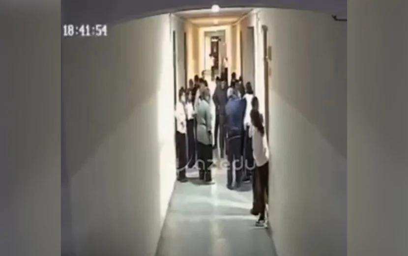 Boğazında çörək qalan şagirdi belə xilas etdilər - VİDEO