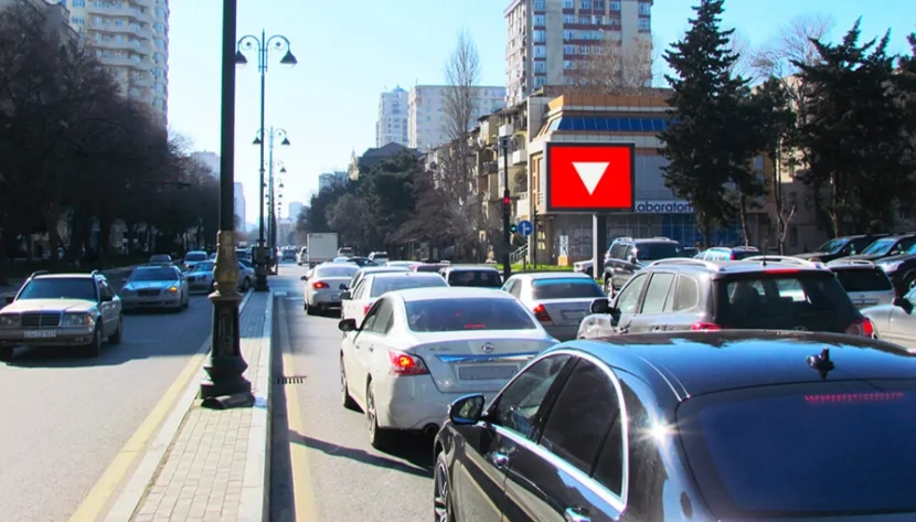 Bu yollarda yeni işıqforlar QURAŞDIRILDI