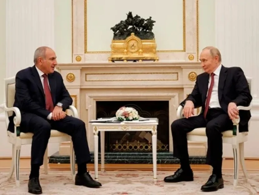 Putin bazar ertəsi Paşinyanla GÖRÜŞƏCƏK
