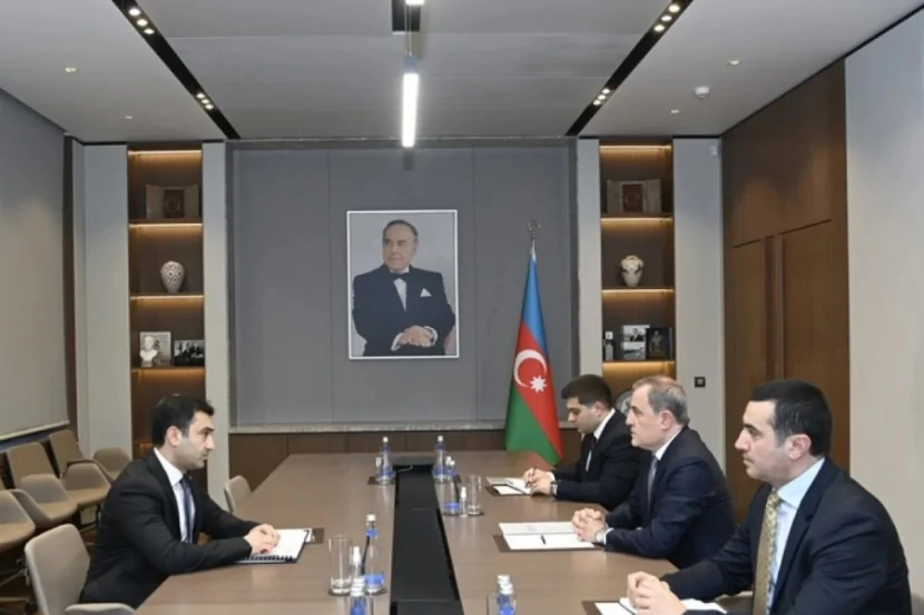 Ceyhun Bayramov baş katiblə müzakirə apardı
