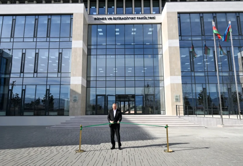 Prezident Qarabağ Universitetində yeni binanın AÇILIŞINDA