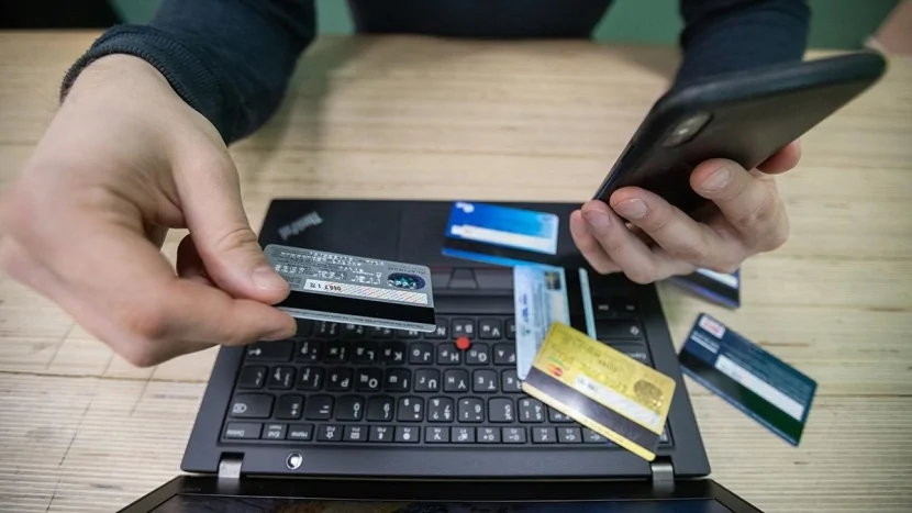 Bank kartından oğurluq edən şəxs SAXLANILDI