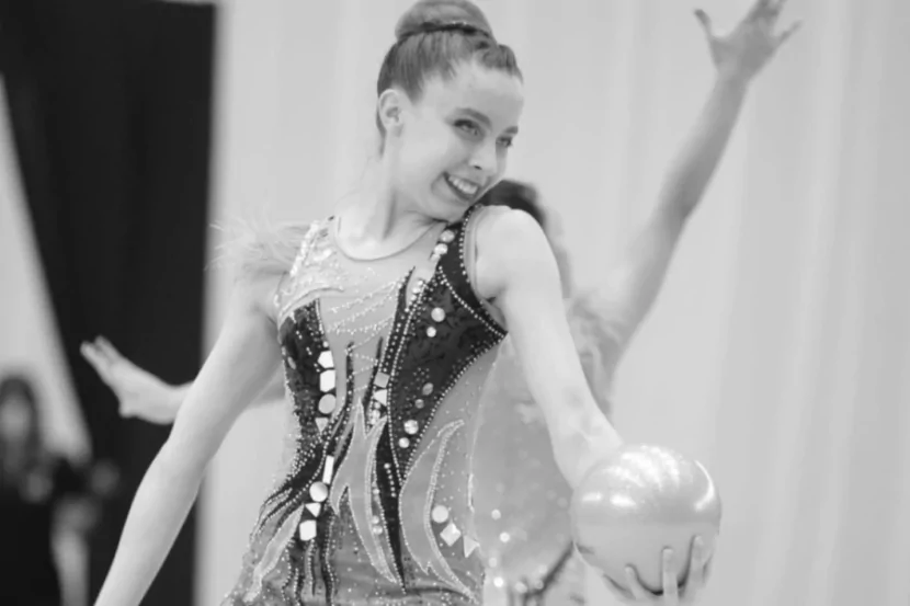 18 yaşlı gimnast VƏFAT etdi